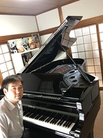 全く新しい考え方とまったく新しい音楽の世界が自分の前に開かれました。